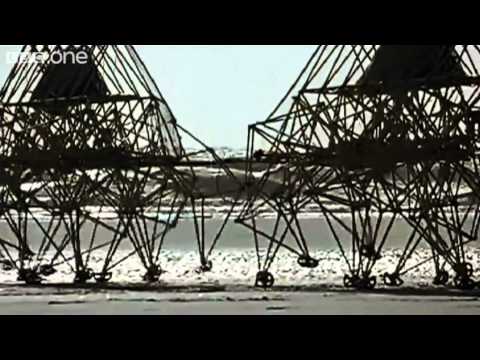 Theo Jansen&#039;s Strandbeests - Wallace &amp; Gromit&#039;s World of Invention Episode 1 Preview - BBC