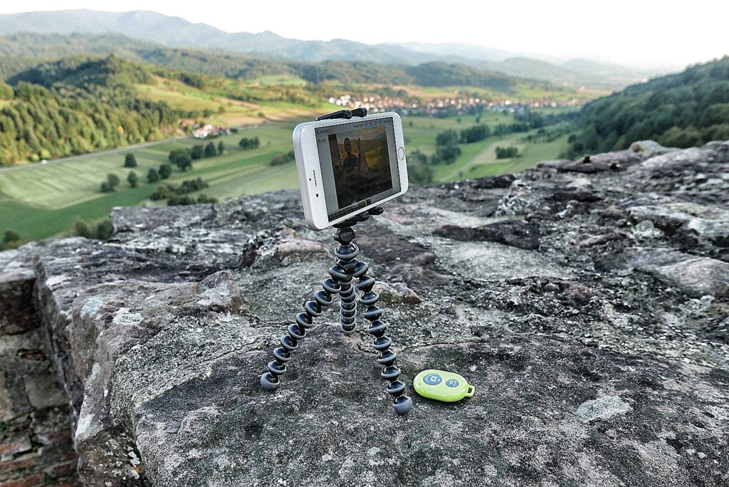 Die Immer-Dabei-Kamera einer Kamera-Ausrüstung steckt heute meistens in einem Smartphone.