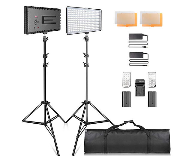 LED-Leuchten sind moderner und kompakter. Aber ich mag das Licht aus großen Softboxen lieber.