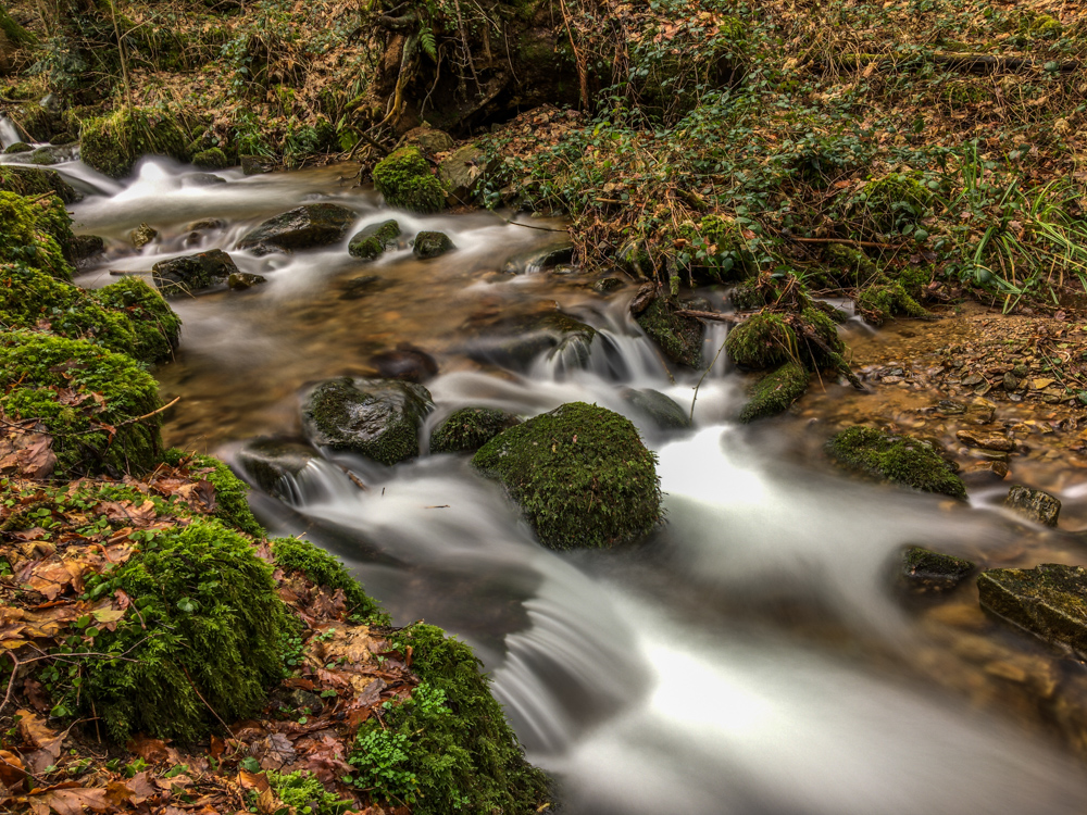 Langzeitbelichtungen lassen bewegtes Wasser weicher, das Bild harmonischer.