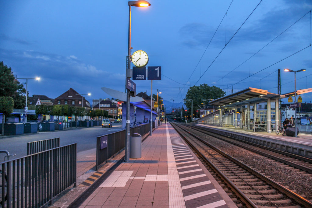 Vor allem bei wenig Licht machen die kleineren Sensoren schnell schlapp.