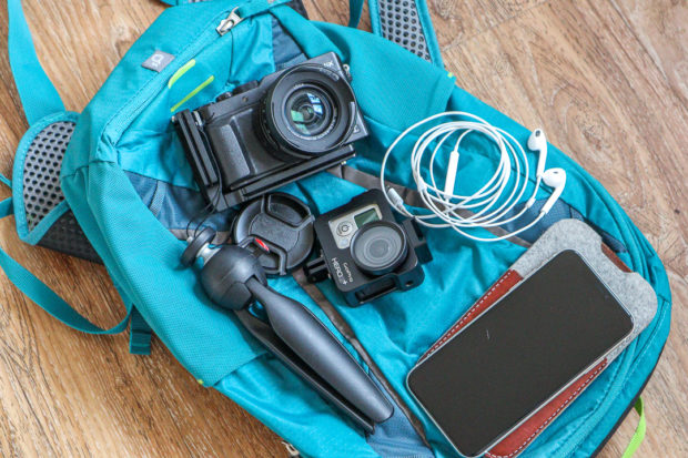 Kleine Ausrüstung und trotzdem viele Möglichkeiten: Auch ein Smartphone oder eine Action-Cam erweitern die Möglichkeiten.